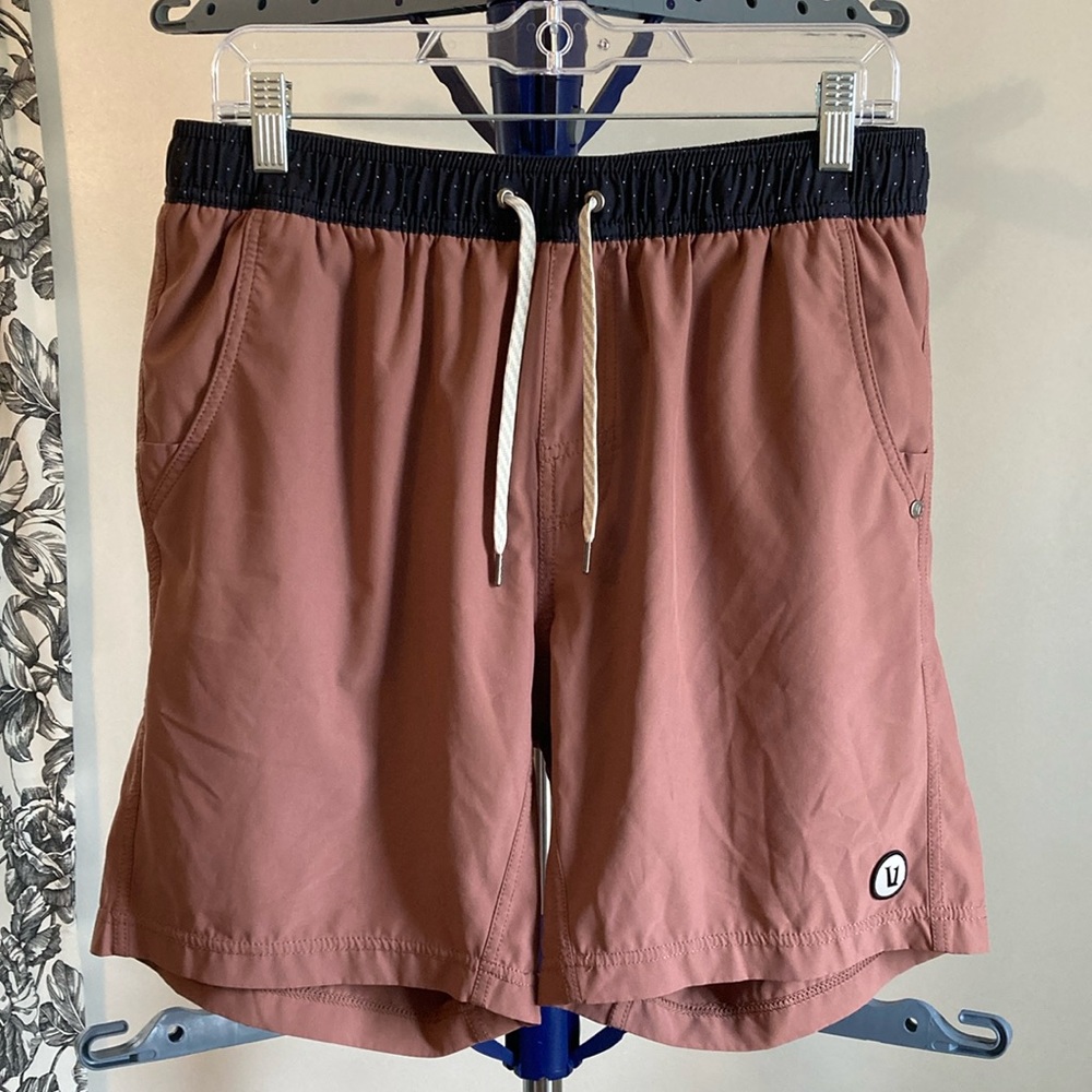 Vuori Kore 7.5” shorts size medium
